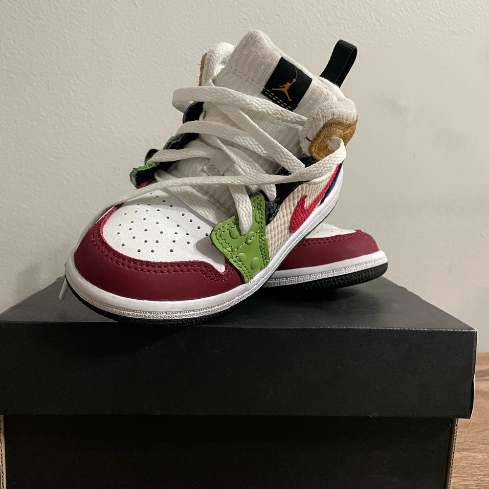 Jordan 1 mid se (TD)